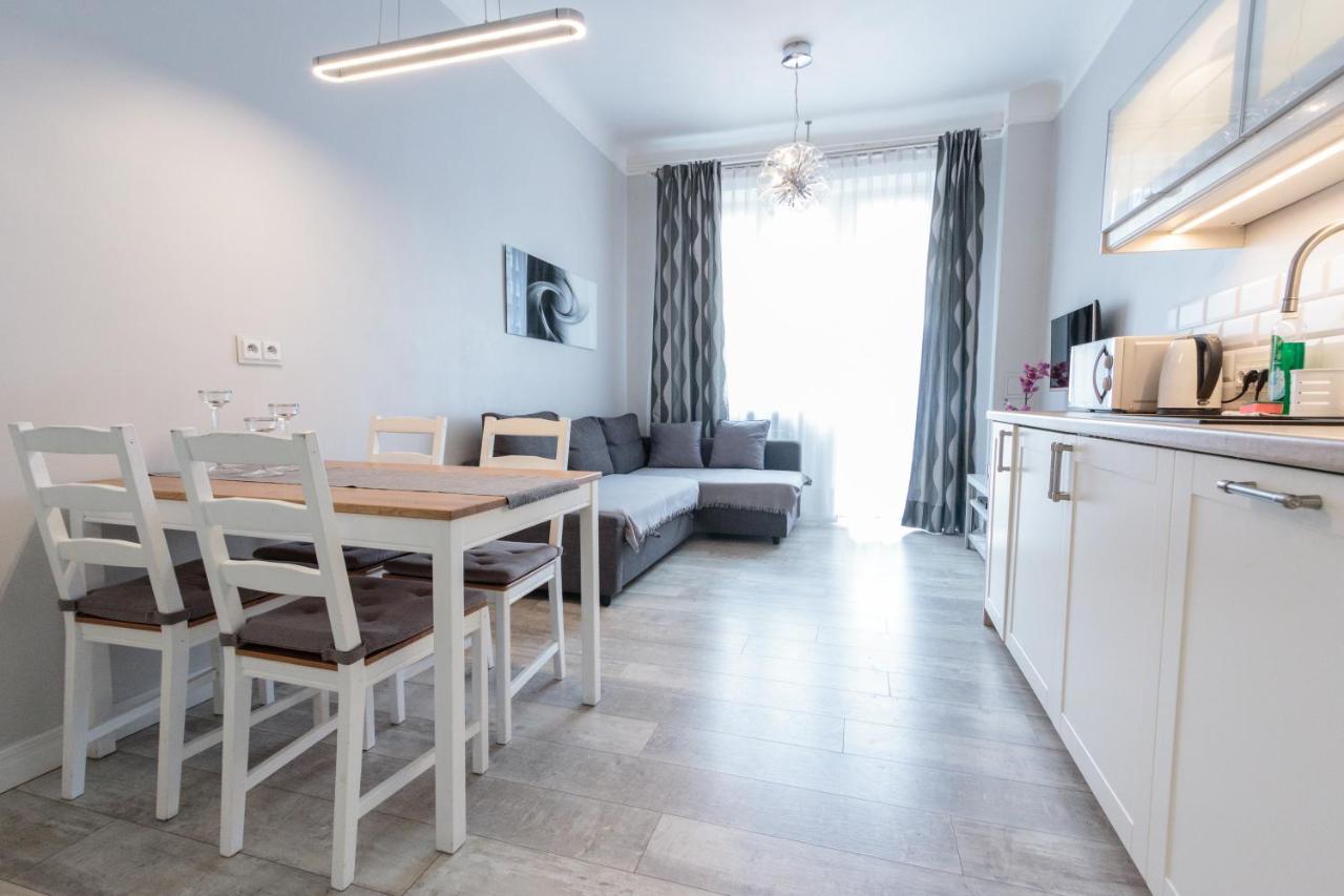 Rental Apartments Krochmalna Warsaw Exterior photo